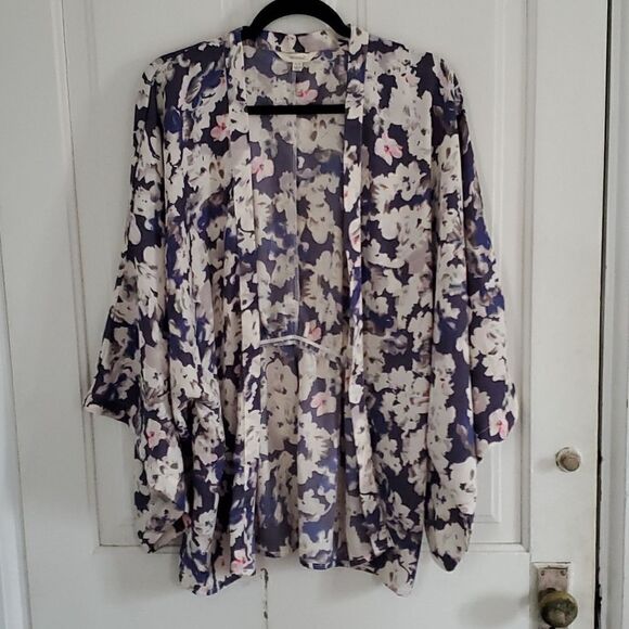 Sim & Sam Floral Kimono Top - Picture 1 of 7